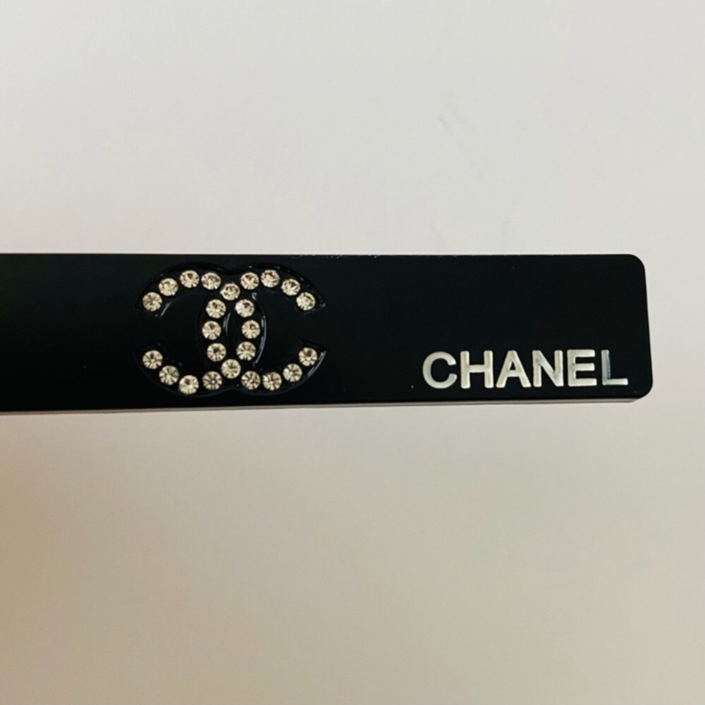 Brand New Authentic Chanel Double C Logo Rhinestones Hair Clips (set of 2) - Picture 4 of 6